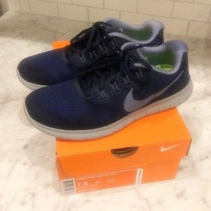 Nike RN 2017 Sneakers